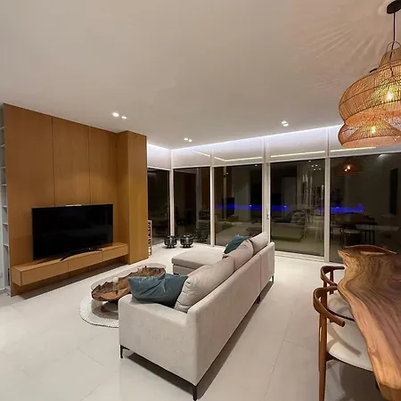 Il Sole Coast Villa *